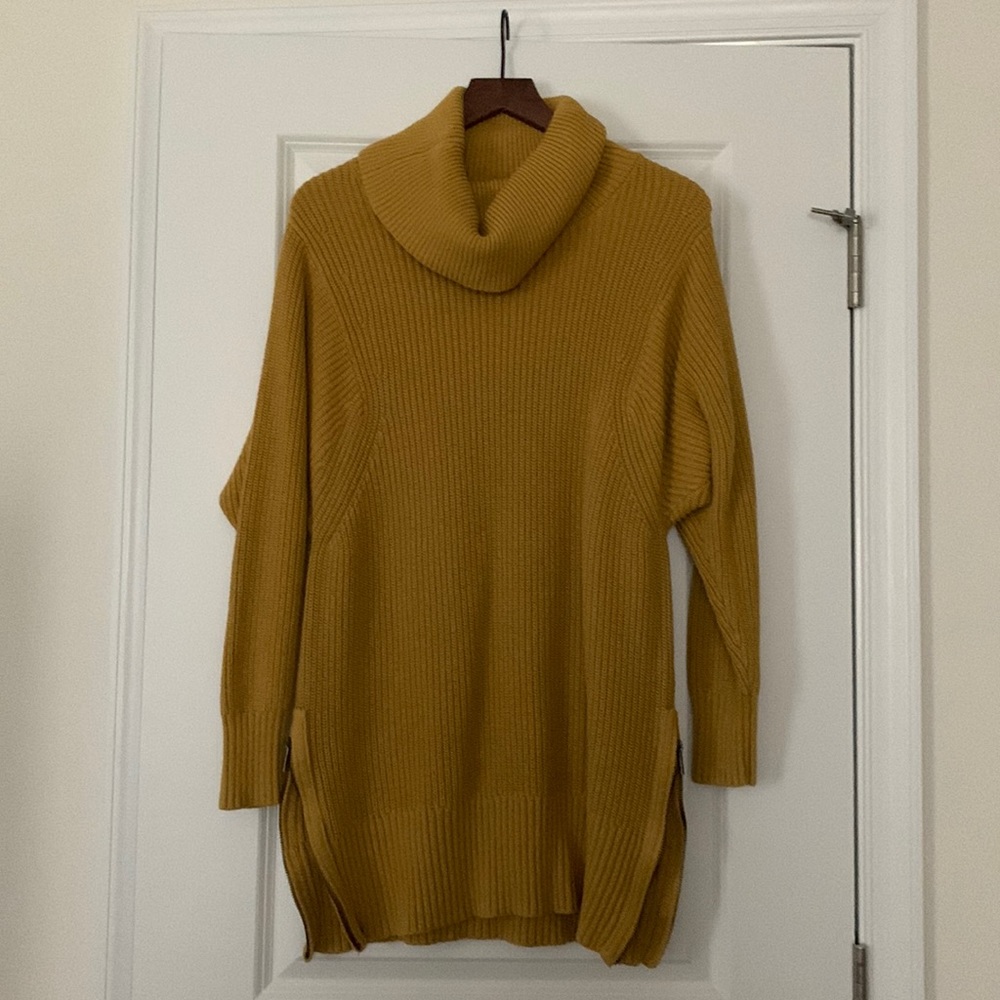 Banana Republic - Long Sleeved Cowl Necked Sweater